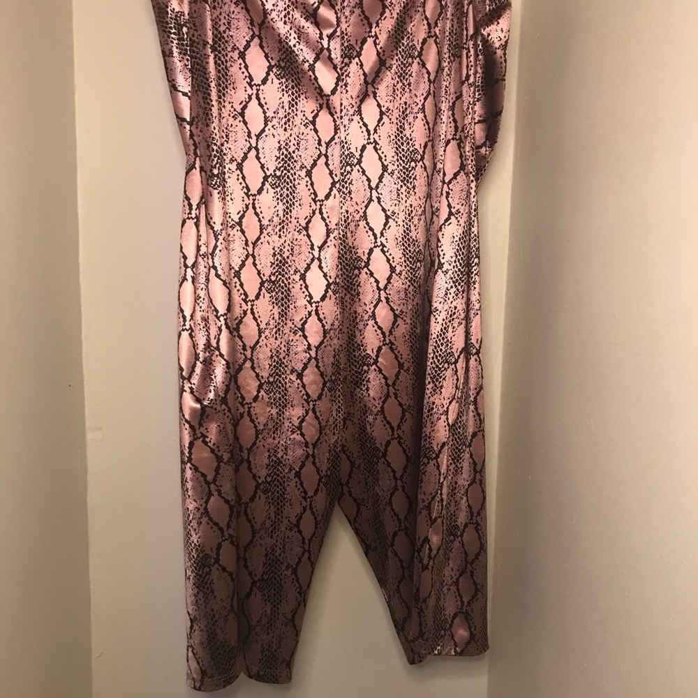 Romper - Picture 2 of 2
